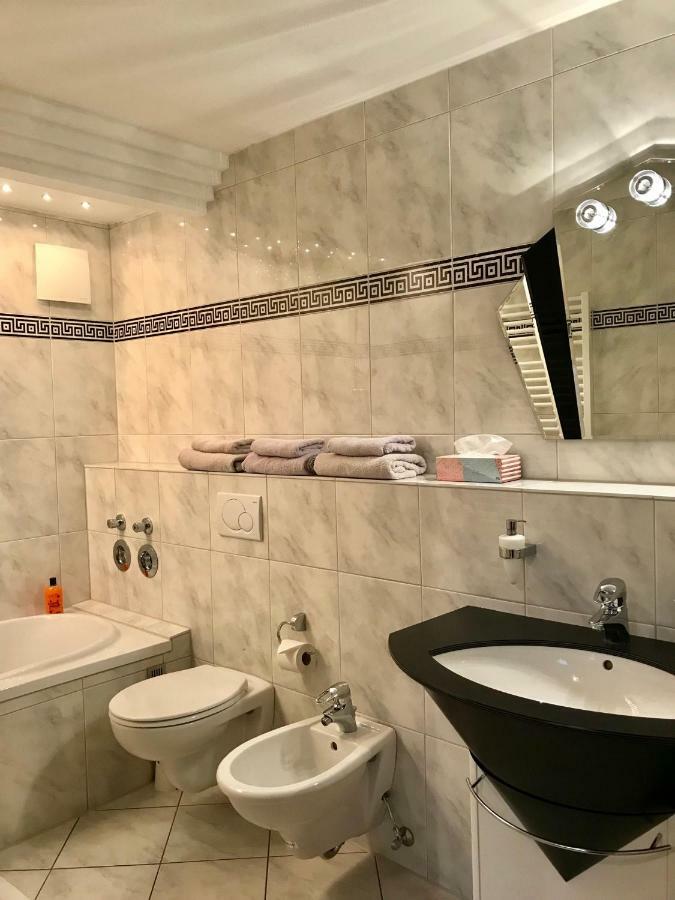 Standard Double Room,206364103:JPEG